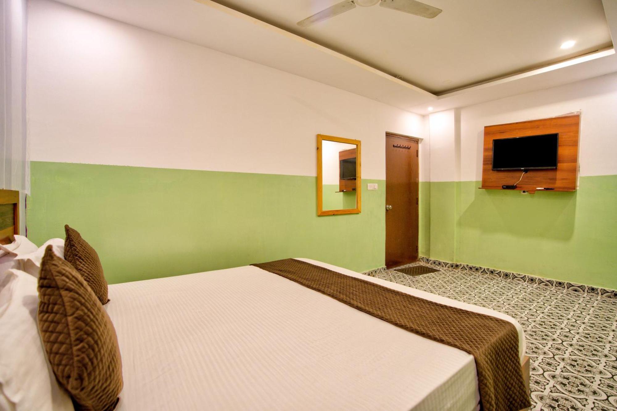 Golden Rice Resort & Cottages Candolim Extérieur photo